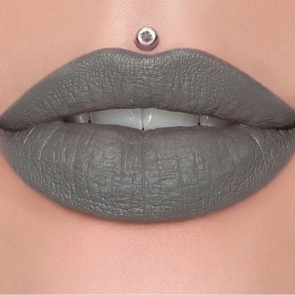 Jeffree Star Drill Sergeant Velvet Trap